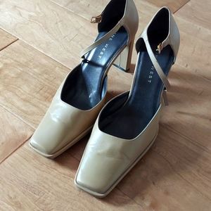 Tan ankle buckle Nine West shoes